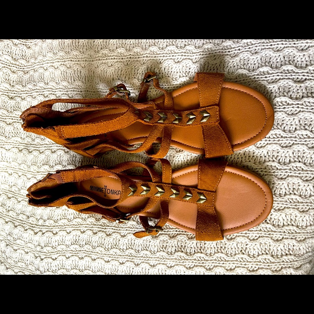 Minnetonka Strappy Sandal. Size 9.